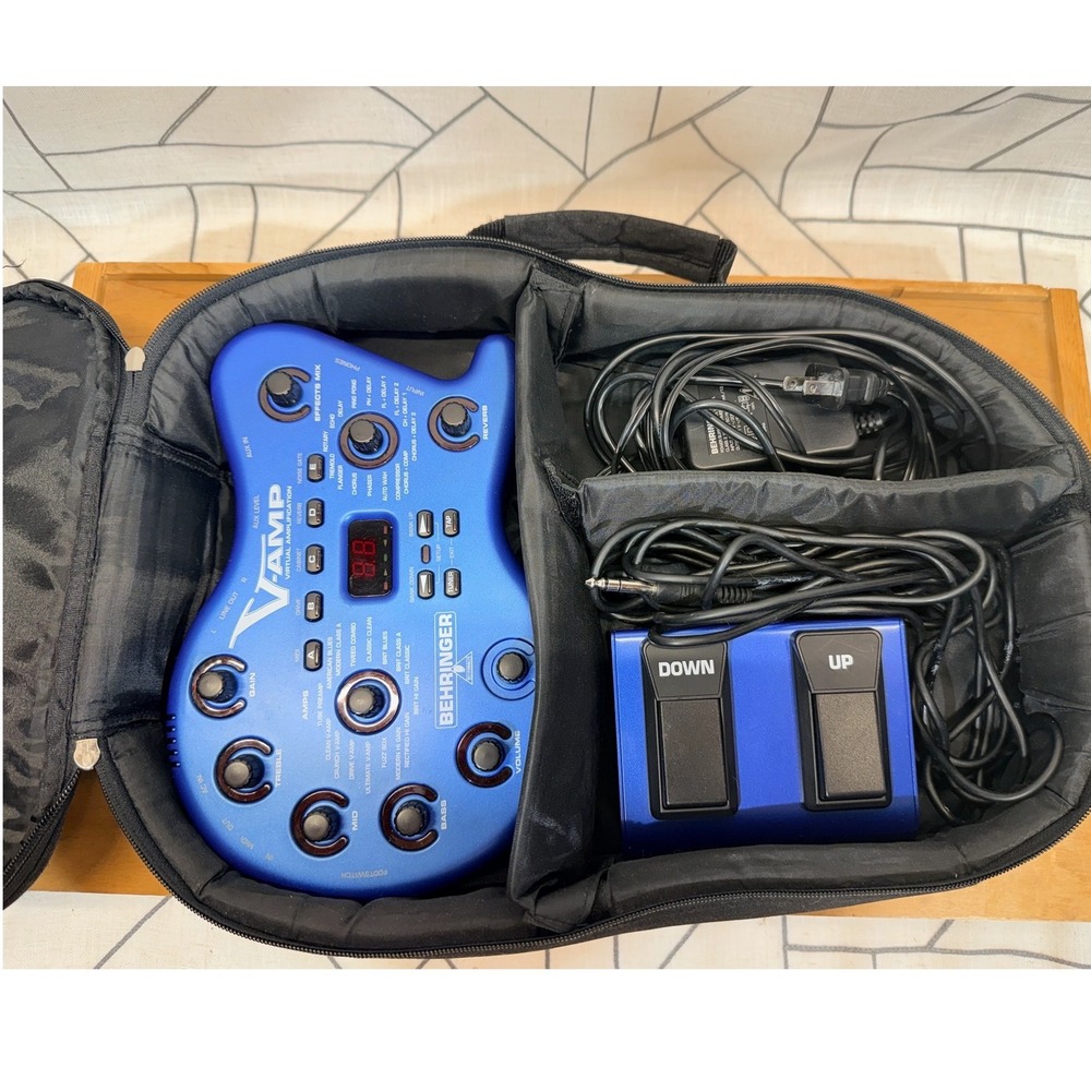 Behringer V-AMP Virtual Amplification OS Blue Guitar Effects Processor Bundle